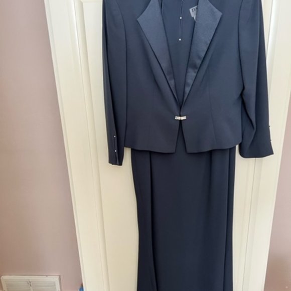 Mother of the groom dress - Picture 1 of 5